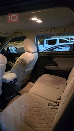 تۆیۆتا هایلاندەر